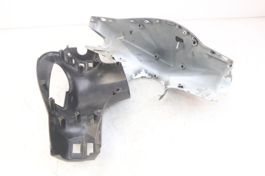 photo de COUVRE MANUBRIO SYM ORBIT 2 4T 50 (2008 - 2017) - Zoom sui componenti