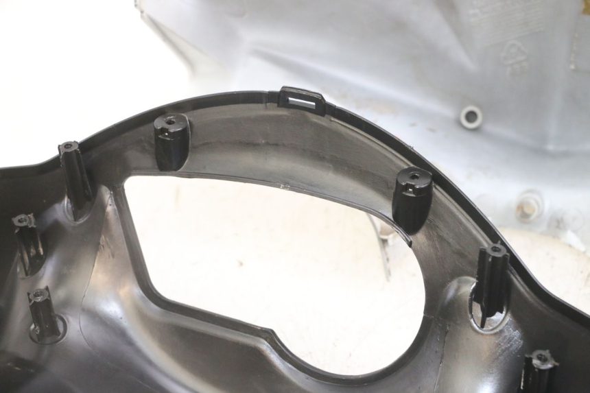 photo de COUVRE MANUBRIO SYM ORBIT 2 4T 50 (2008 - 2017) - Angolazione alternativa