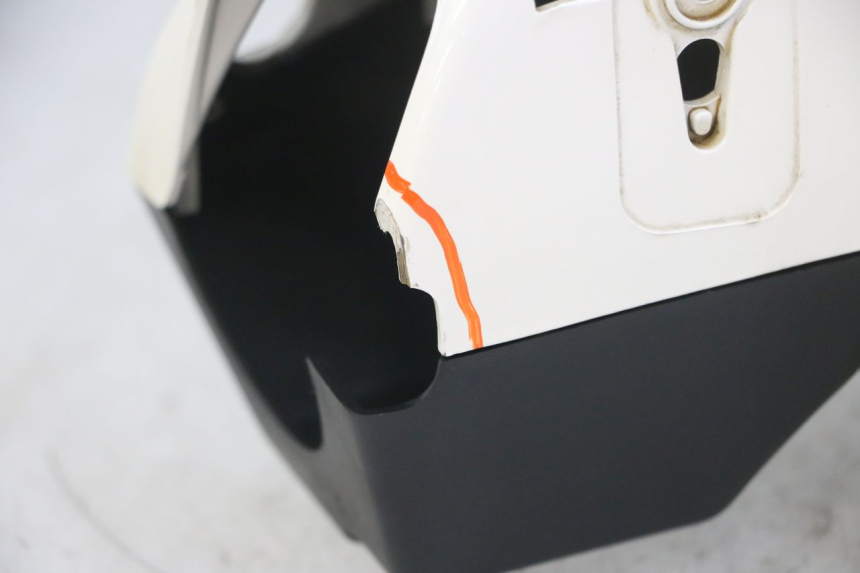 photo de COUVRE MANUBRIO SYM ORBIT 2 4T 50 (2008 - 2017) - Stato della superficie e materiale