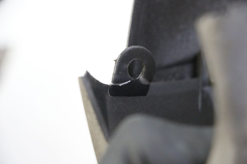 photo de COUVRE MANUBRIO PIAGGIO X8 125 (2004 - 2007) - Dettaglio del componente