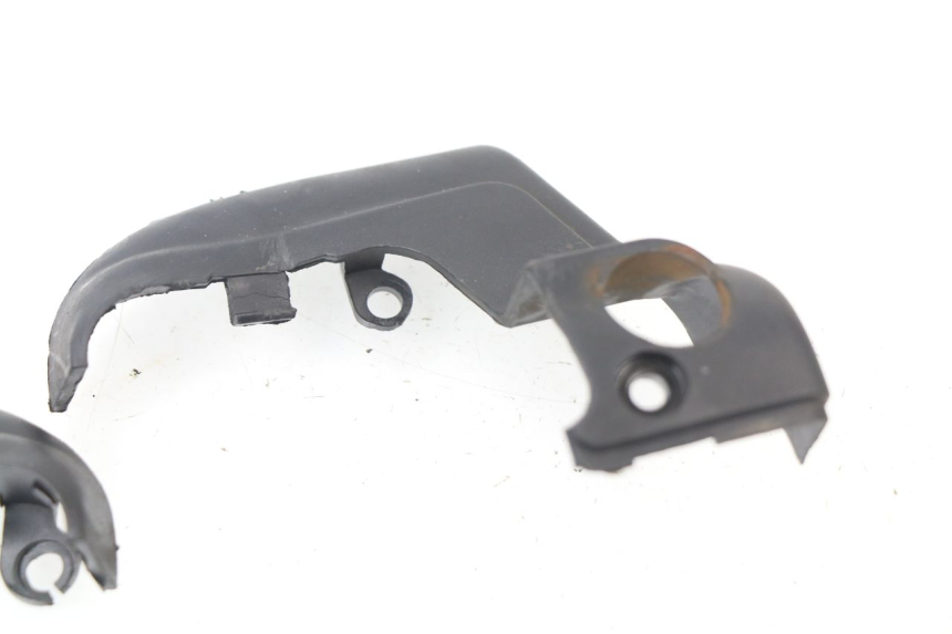 photo de Copri manubrio APRILIA SCARABEO GT 125 (1999 - 2007) - Vista d'insieme del prodotto