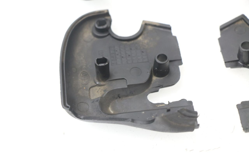 photo de Copri manubrio APRILIA SCARABEO GT 125 (1999 - 2007) - Ricambio usato controllato