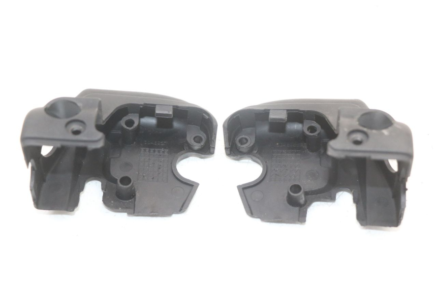 photo de Copri manubrio APRILIA SCARABEO GT 125 (1999 - 2007) - Zoom sullo stato d'uso