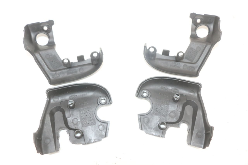 photo de Copri manubrio APRILIA SCARABEO GT 125 (1999 - 2007) - Altra angolazione