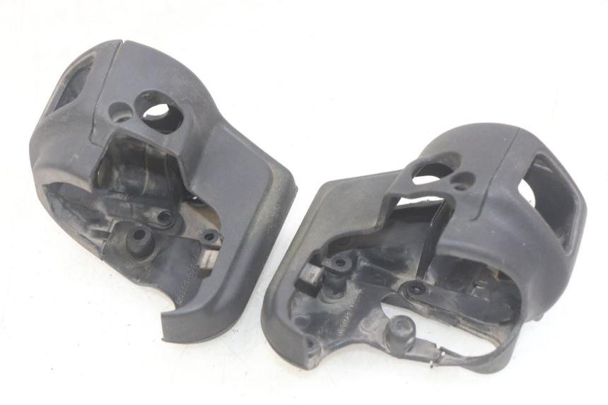 photo de COUVRE MANUBRIO APRILIA SCARABEO LIGHT 125 (2007 - 2011) - Primo piano tecnico