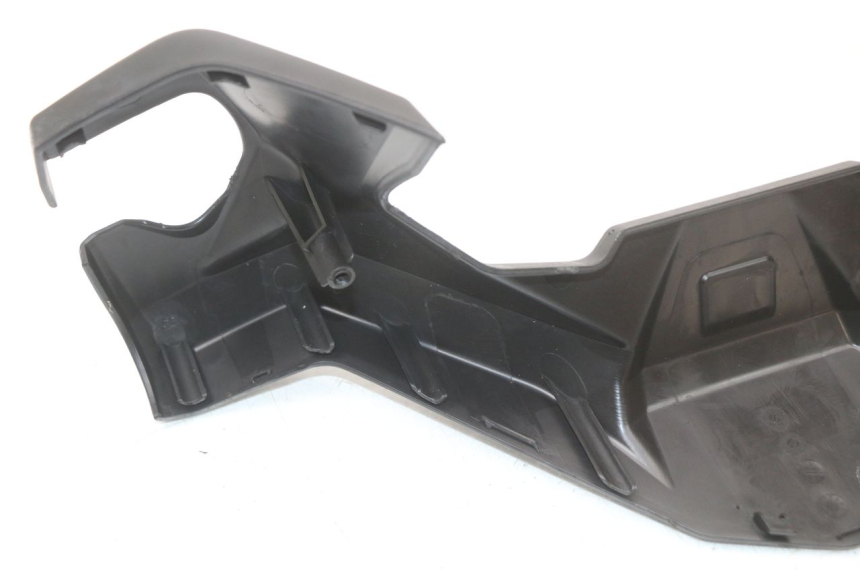 photo de COPRIMANUBRIO KYMCO SUPER 8 4T 50 (2021 - 2024) - Stato della superficie e materiale