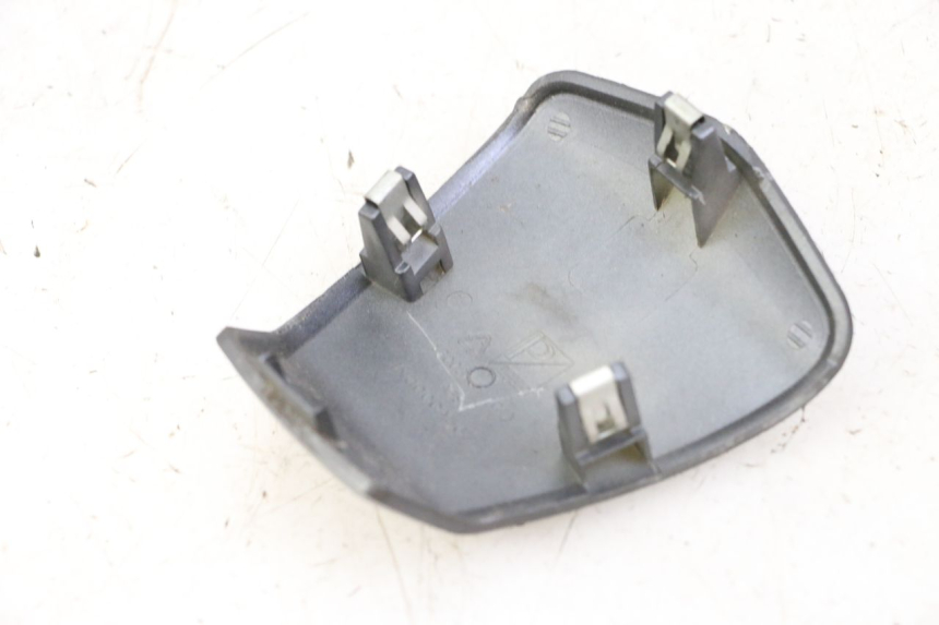 photo de COUVRE MANUBRIO APRILIA SXR 50 (2021 - 2023) - Zoom sullo stato d'uso