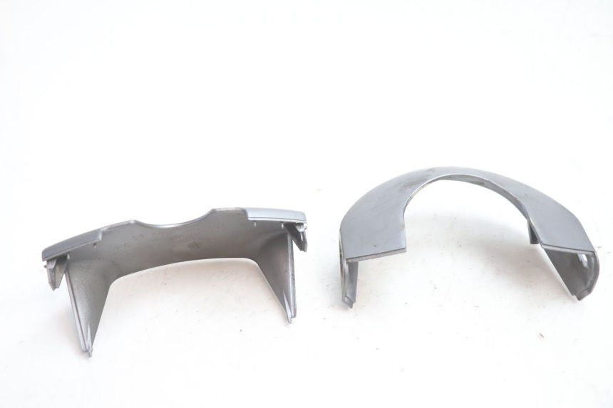 photo de COPRIMANUBRIO PEUGEOT TREKKER 50 (1995 - 2004) - Dettagli dei punti di fissaggio