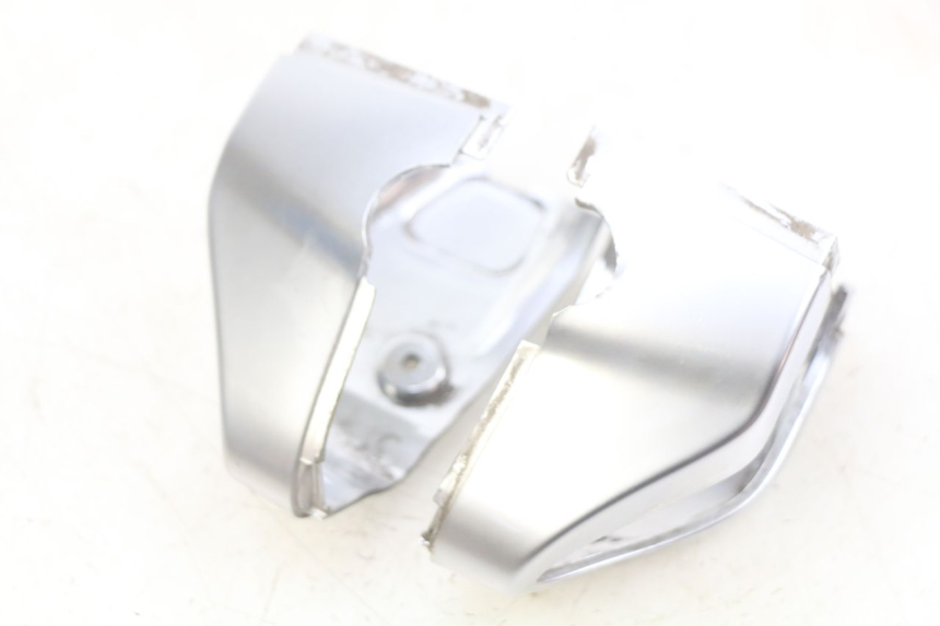 photo de COPRI MANUBRIO PIAGGIO VESPA PRIMAVERA 2T 50 (2013 - 2018) - Vista principale