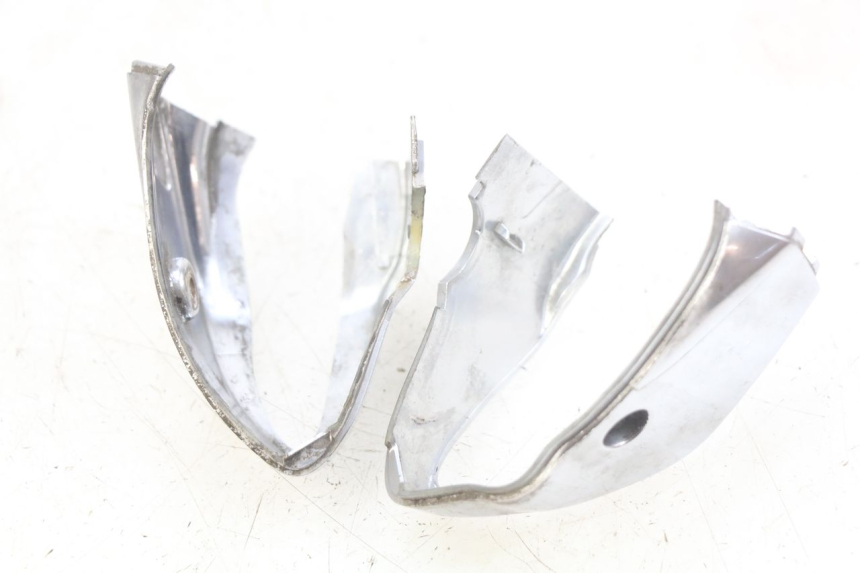 photo de COPRI MANUBRIO PIAGGIO VESPA PRIMAVERA 2T 50 (2013 - 2018) - Dettaglio del componente