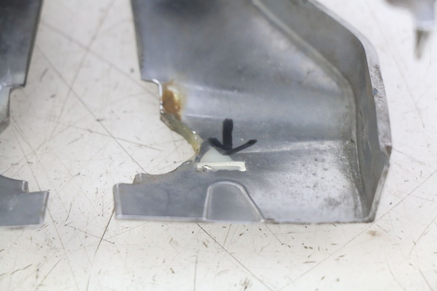 photo de COPRI MANUBRIO PIAGGIO VESPA PRIMAVERA 2T 50 (2013 - 2018) - Primo piano tecnico