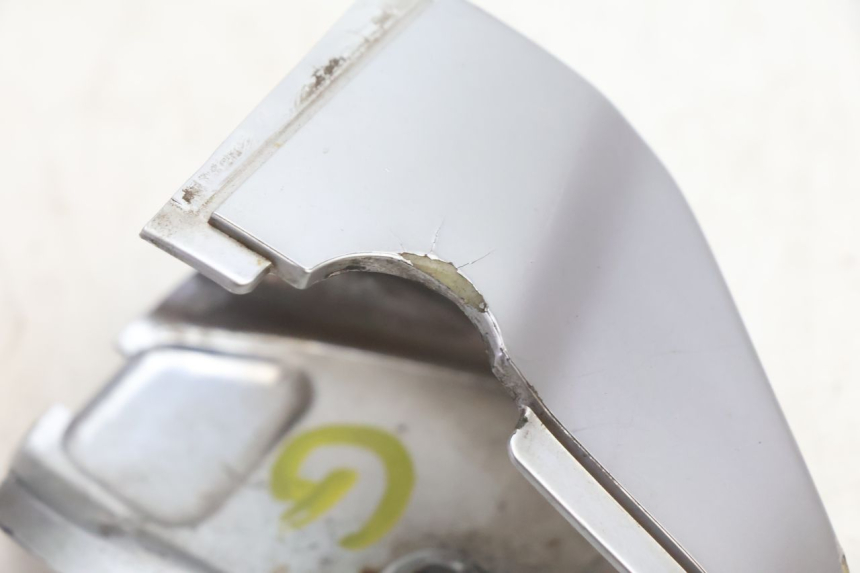 photo de COPRI MANUBRIO PIAGGIO VESPA PRIMAVERA 2T 50 (2013 - 2018) - Stato della superficie e materiale