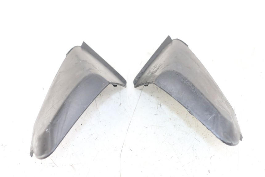 photo de COUVRE MANUBRIO YAMAHA X-MAX XMAX 250 (2006 - 2009) - Zoom sullo stato d'uso