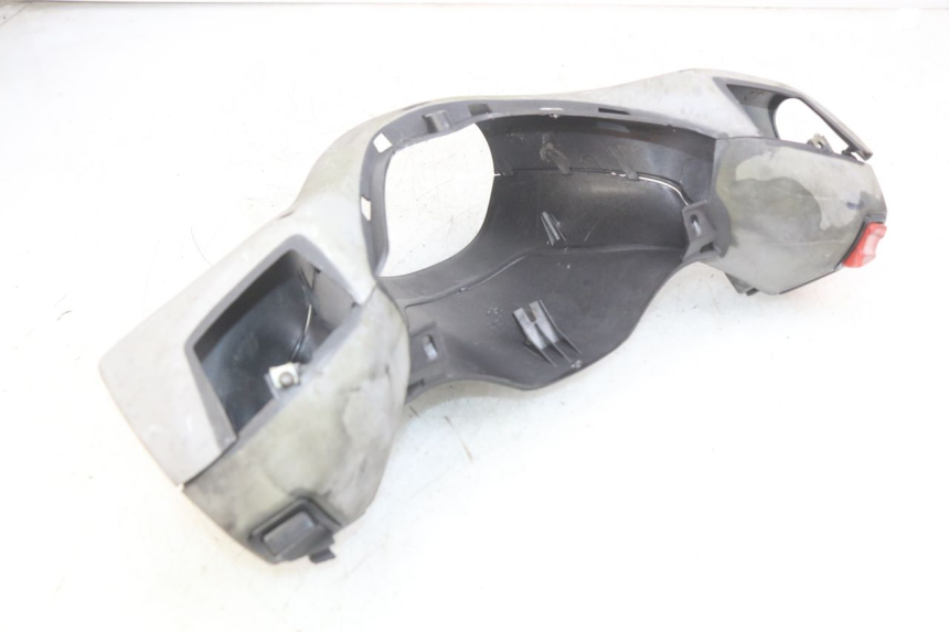 photo de COPRI MANUBRIO PIAGGIO X9 EVOLUTION 125 (2003 - 2007) - Dettagli dei punti di fissaggio