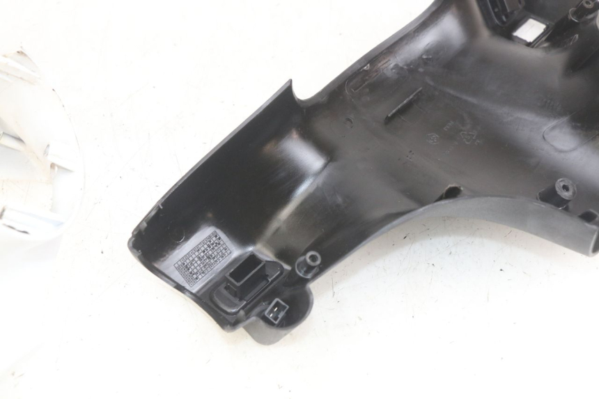 photo de COUVRE MANUBRIO PIAGGIO ZIP 2T 50 (2009 - 2019) - Caratteristiche distintive