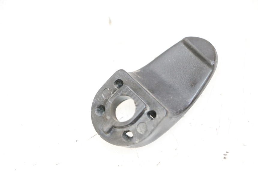 photo de GANCIO PORTAPACCHI KYMCO AGILITY NAKED RENOUVO 2T 50 (2011 - 2018) - Dettaglio del componente