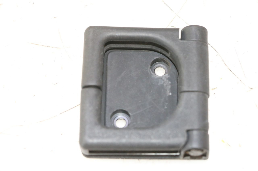 photo de GANCIO PORTAPACCHI PEUGEOT ELYSTAR 50 (2002 - 2014) - Zoom sullo stato d'uso