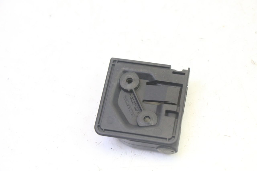 photo de GANCIO BORSA HONDA FES S-WING SWING ABS 125 (2007 - 2015) - Altra angolazione