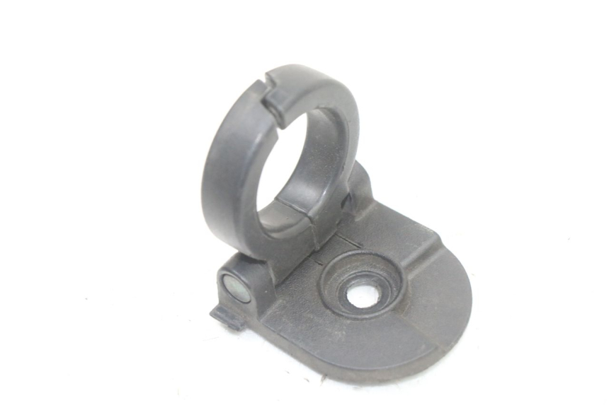 photo de GANCIO BORSA SYM FIDDLE 3 III 125 (2014 - 2020) - Dettaglio del componente