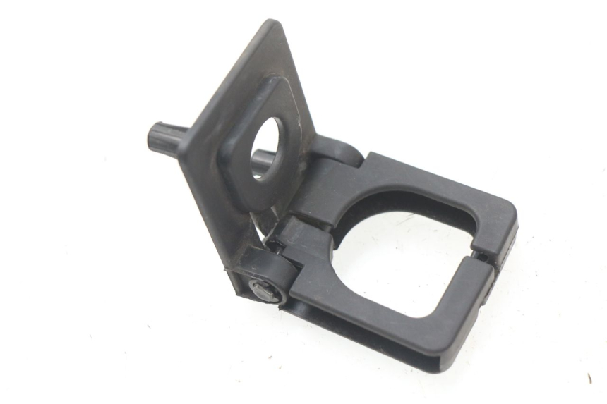 photo de GANCIO PORTAPACCHI PEUGEOT KISBEE 2T 50 (2018 - 2022) - Dettaglio del componente