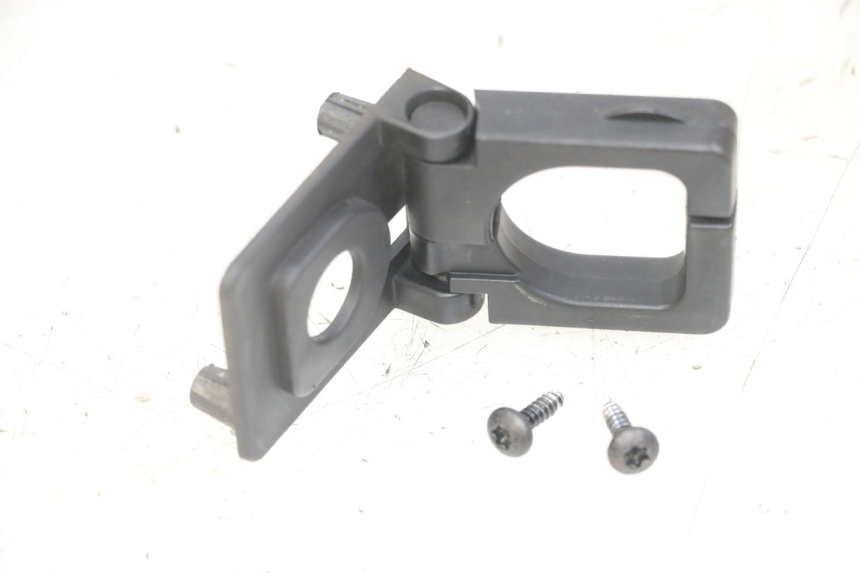 photo de GANCIO PORTAPACCHI PEUGEOT KISBEE 2T 50 (2018 - 2022) - Dettaglio del componente