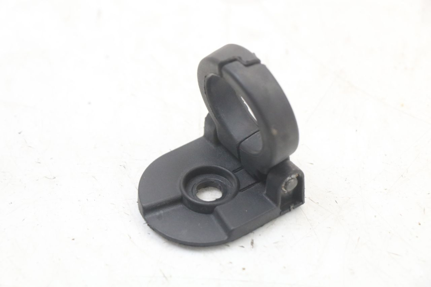 photo de GANCIO PORTAPACCHI PEUGEOT BELVILLE 125 (2017 - 2021) - Dettaglio del componente