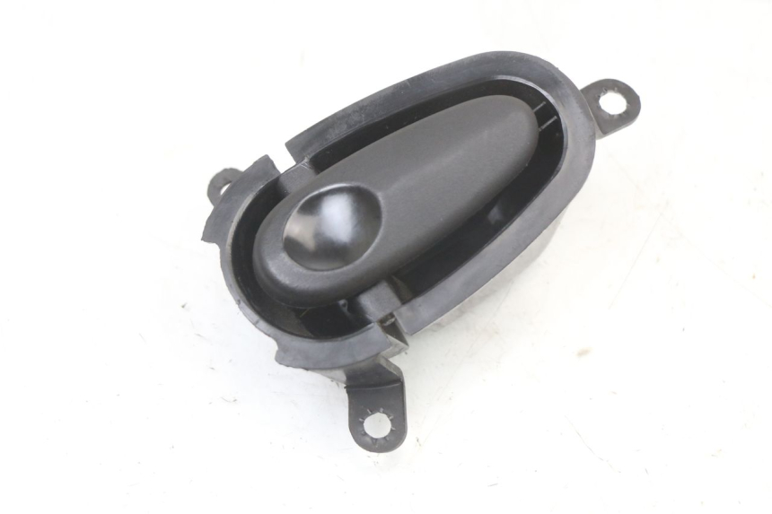 photo de GANCIO PORTAPACCHI PEUGEOT DJANGO 125 (2014 - 2017) - Dettaglio del componente