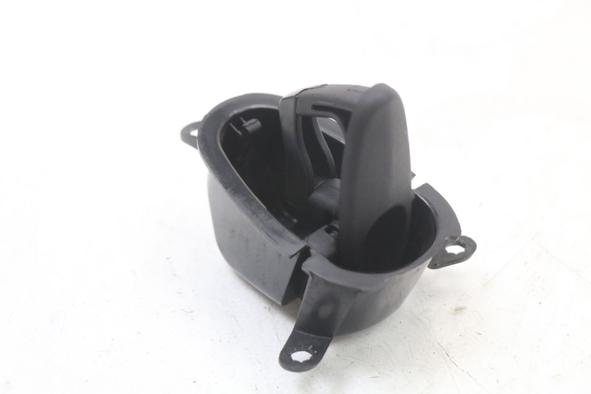 photo de GANCIO PORTAPACCHI PEUGEOT DJANGO 125 (2014 - 2017) - Primo piano tecnico