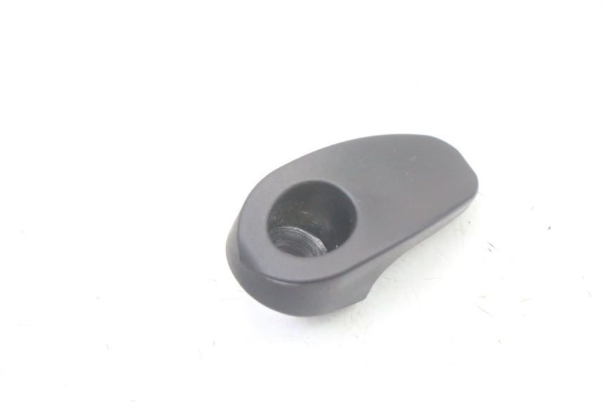 photo de GANCIO PORTAPACCHI PEUGEOT TWEET 4T 50 (2023 - 2025) - Dettaglio del componente