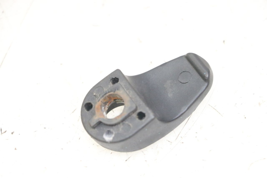 photo de GANCIO PORTAPACCHI PEUGEOT TWEET PRO CARGO 50 (2018 - 2022) - Dettaglio del componente