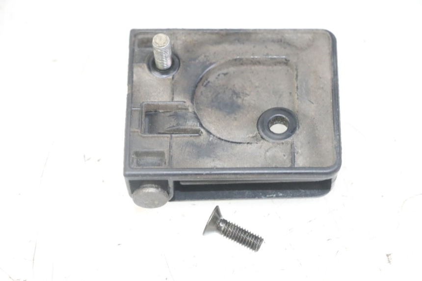 photo de GANCIO PORTAPACCHI PEUGEOT VIVACITY NEW 2T 50 (2008 - 2017) - Dettaglio del componente