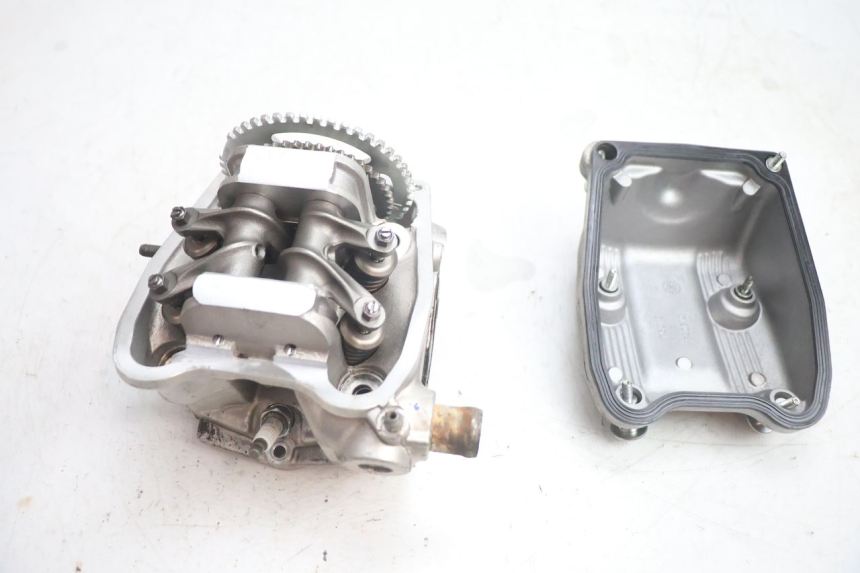 photo de TESTATA POSTERIORE GILERA GP 800 (2007 - 2013) - Primo piano tecnico