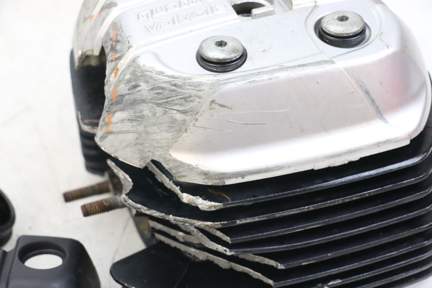 photo de TESTATA POSTERIORE MOTO GUZZI NORGE 8V GT 1200 (2011 - 2016) - Primo piano ad alta risoluzione