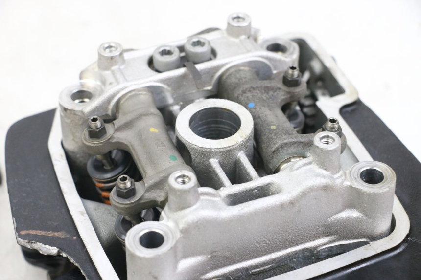 photo de TESTATA POSTERIORE MOTO GUZZI NORGE 8V GT 1200 (2011 - 2016) - Angolazione alternativa