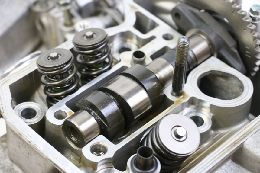 photo de TESTATA POSTERIORE HONDA NTV DEAUVILLE 650 (2001 - 2006) - Zoom sui componenti