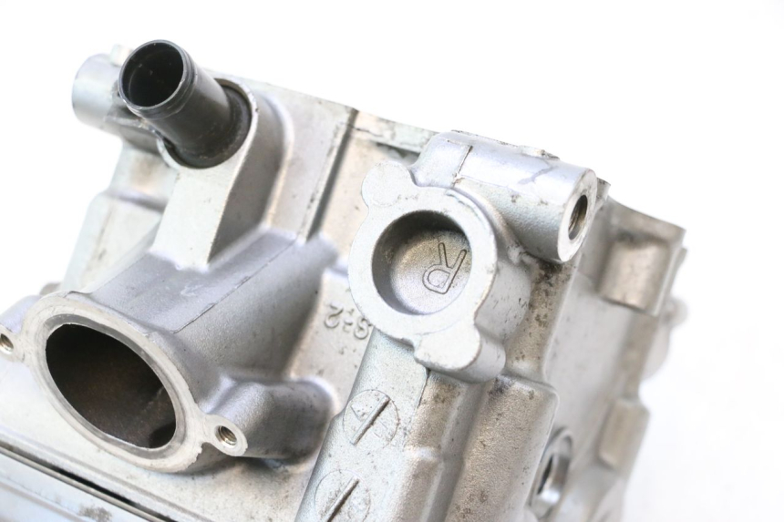 photo de TESTATA POSTERIORE SUZUKI SV S 650 (1999 - 2002) - Zoom sullo stato d'uso