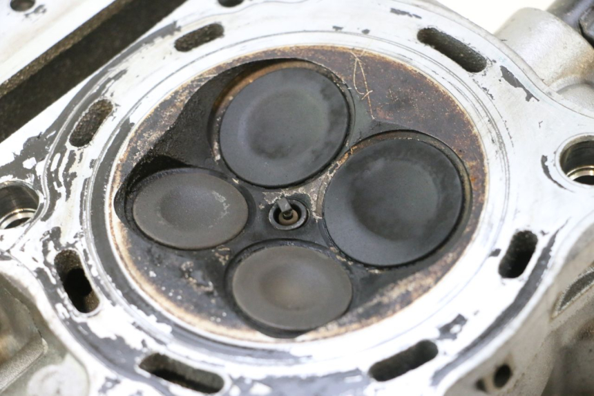photo de TESTATA POSTERIORE SUZUKI SV S 650 (1999 - 2002) - Dettagli dei punti di fissaggio