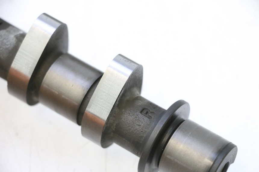 photo de TESTATA POSTERIORE SUZUKI SV S 650 (2003 - 2009) - Zoom sui componenti