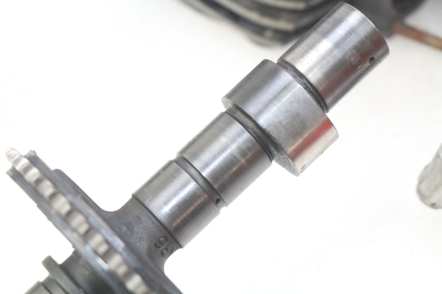 photo de Testata posteriore HONDA VF 1000 (1984 - 1988) - Zoom sui componenti