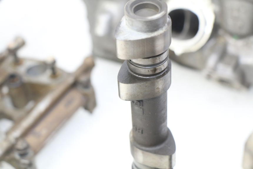 photo de CULASSE POSTERIORE HONDA VFR FI RC46 800 (1998 - 2001) - Focus sulla struttura