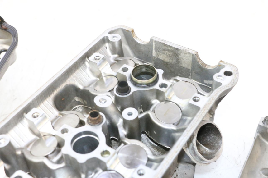 photo de CULASSE POSTERIORE HONDA VFR FI RC46 800 (1998 - 2001) - Zoom qualità usato