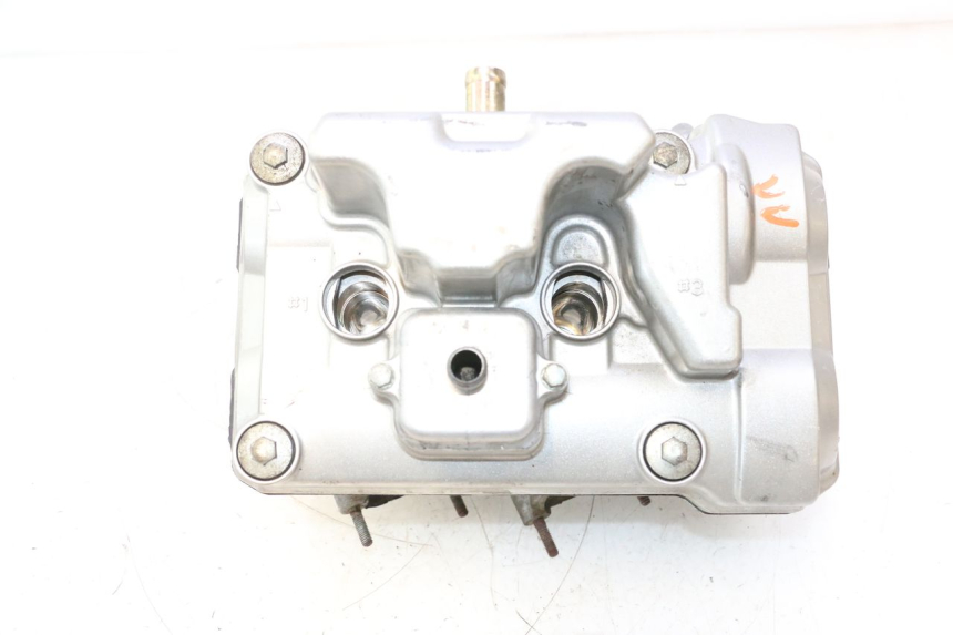 photo de CULASSE POSTERIORE HONDA VFR FI RC46 800 (1998 - 2001) - Zoom sullo stato d'uso