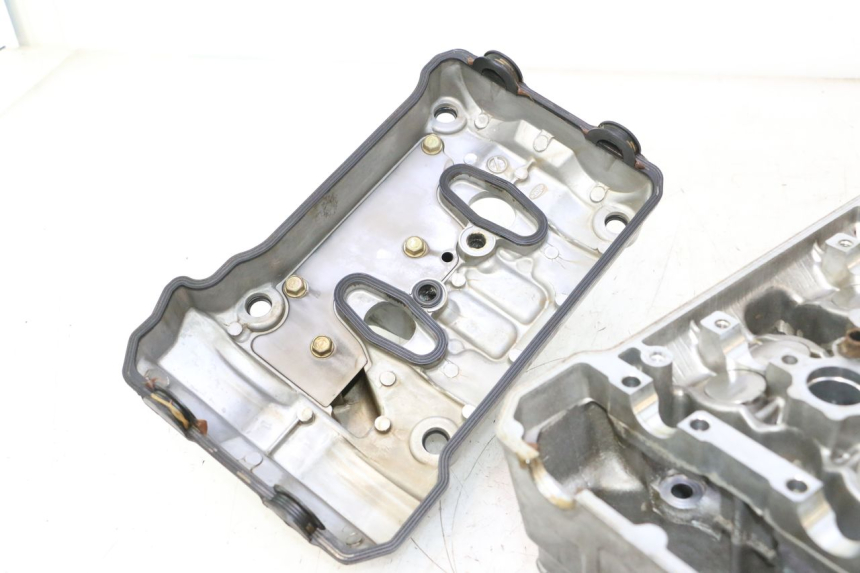 photo de CULASSE POSTERIORE HONDA VFR FI RC46 800 (1998 - 2001) - Dettaglio del componente