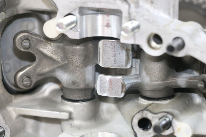 photo de TESTATA POSTERIORE SUZUKI VL INTRUDER 125 (2004 - 2007) - Marcature e riferimenti originali