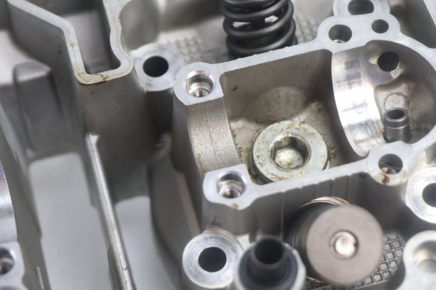 photo de TESTATA POSTERIORE HONDA XLV VARADERO 125 (2007 - 2012) - Ispezione visiva dettagliata