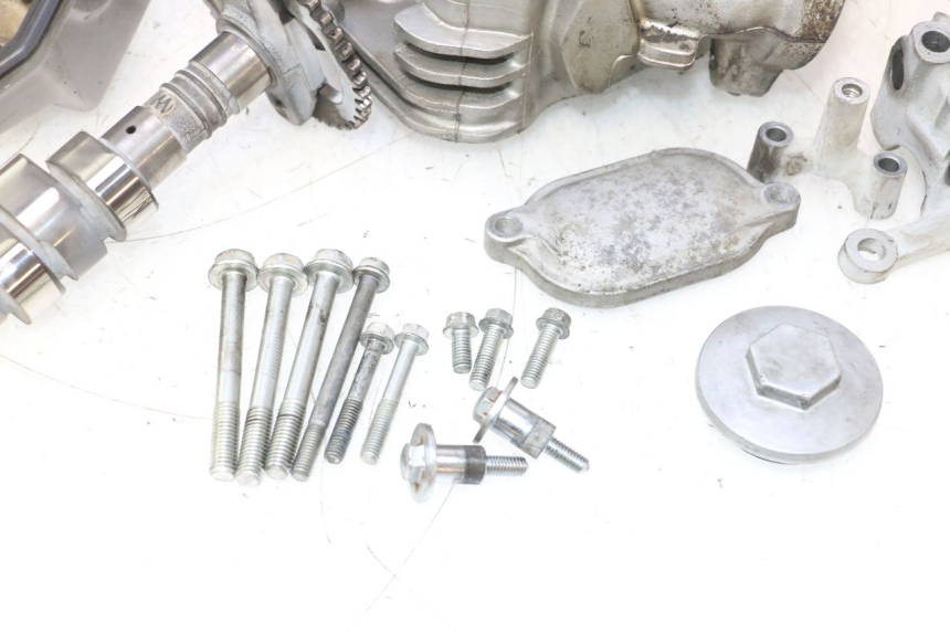 photo de TESTATA POSTERIORE HONDA XRV AFRICA TWIN 750 (1990 - 1992) - Primo piano tecnico