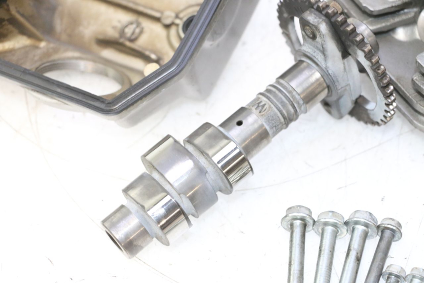 photo de TESTATA POSTERIORE HONDA XRV AFRICA TWIN 750 (1990 - 1992) - Dettagli dei punti di fissaggio