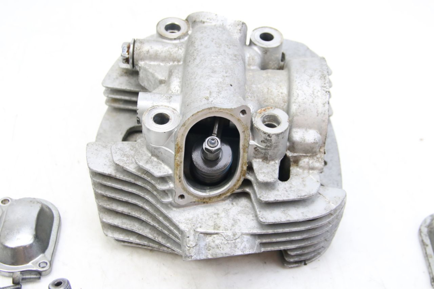 photo de TESTATA POSTERIORE YAMAHA XV VIRAGO 750 (1984 - 1998) - Dettagli dei punti di fissaggio