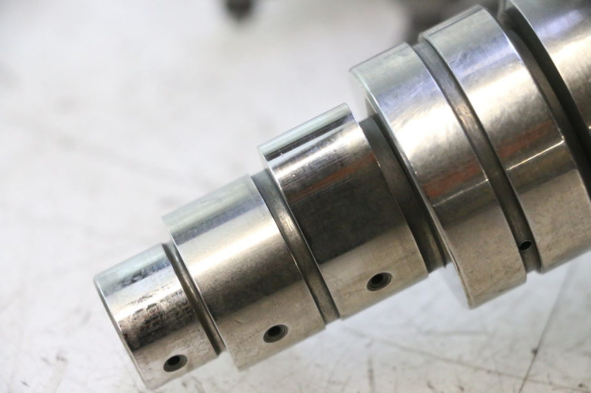 photo de TESTATA ANTERIORE GILERA GP 800 (2007 - 2013) - Altra vista dell'articolo