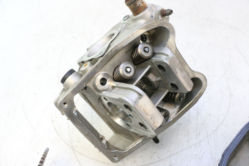 photo de TESTATA ANTERIORE GILERA GP 800 (2007 - 2013) - Ispezione visiva dettagliata